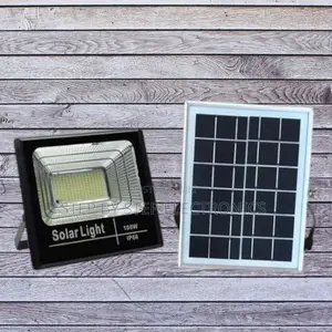 Outdoor 100w Ip67 Waterproof Solar Flood Light for Driveway Security