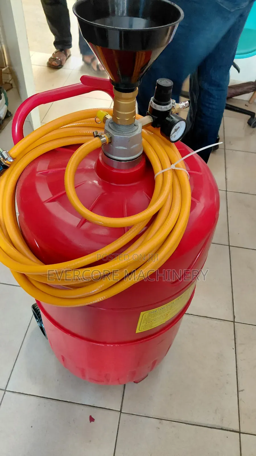 80litres Plastic Soap Foaming Machine With Accessories.
