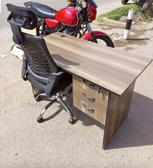 Perfect Office Desk - Comfort Meets Functionality