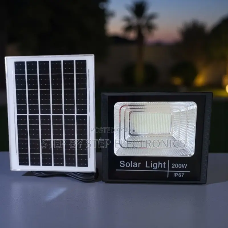 Built-in Light Sensor 200w Ip67 Solar Flood Light for Outdoor Security