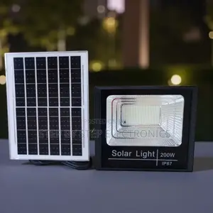 Automatic on/Off 200w Dusk to Dawn Solar Flood Light for Yard Garage