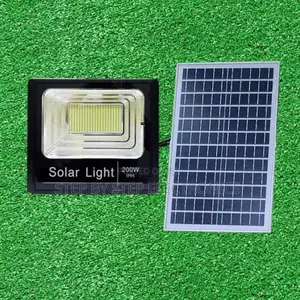 200w Solar Powered Flood Light Lamp With Light Sensor Auto on/Off