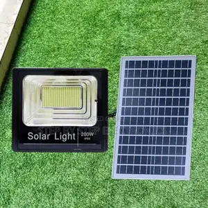 200w Long Lasting Solar Flood Light With Ip67 Waterproof Rating