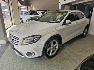 Mercedes-Benz GLA-Class 2019 White