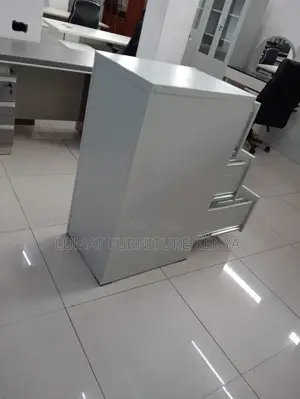 Lockable 3-Drawer File Cabinet