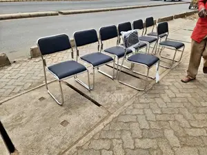 Visitor Lounge Chair – Modern Look
