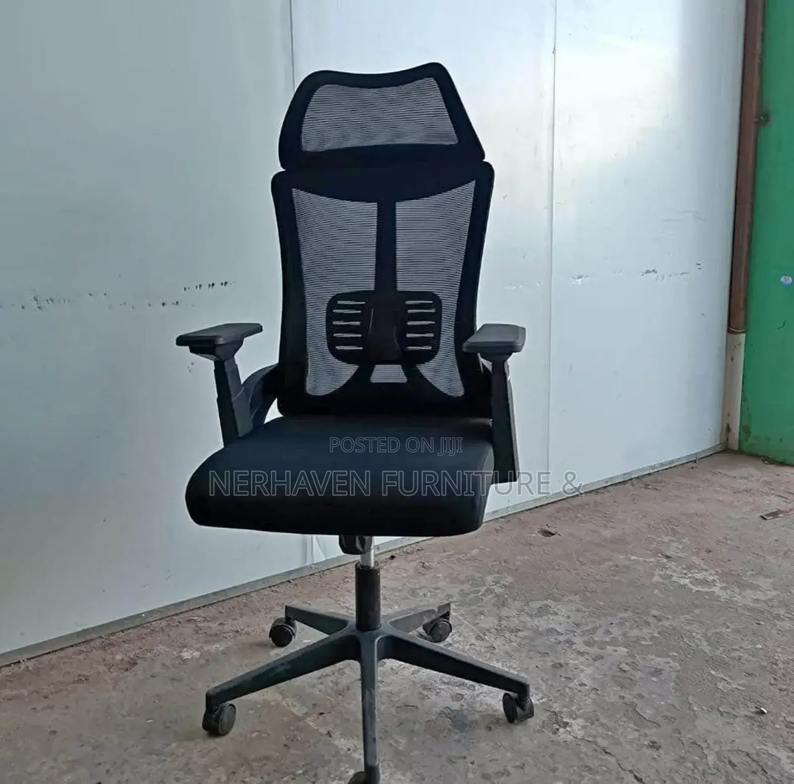 Manager Mesh Chair With Headrest – Breathable Strong
