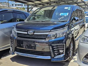 Toyota Voxy 2018 Blue