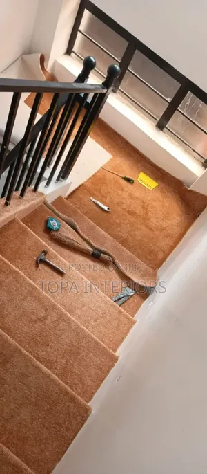 Thick Brown Stairs Wall to Wall Carpets to Prevent Slips