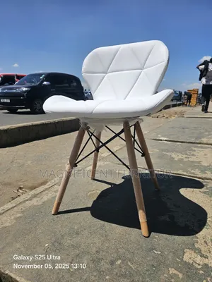 Eames Leather White Sanus