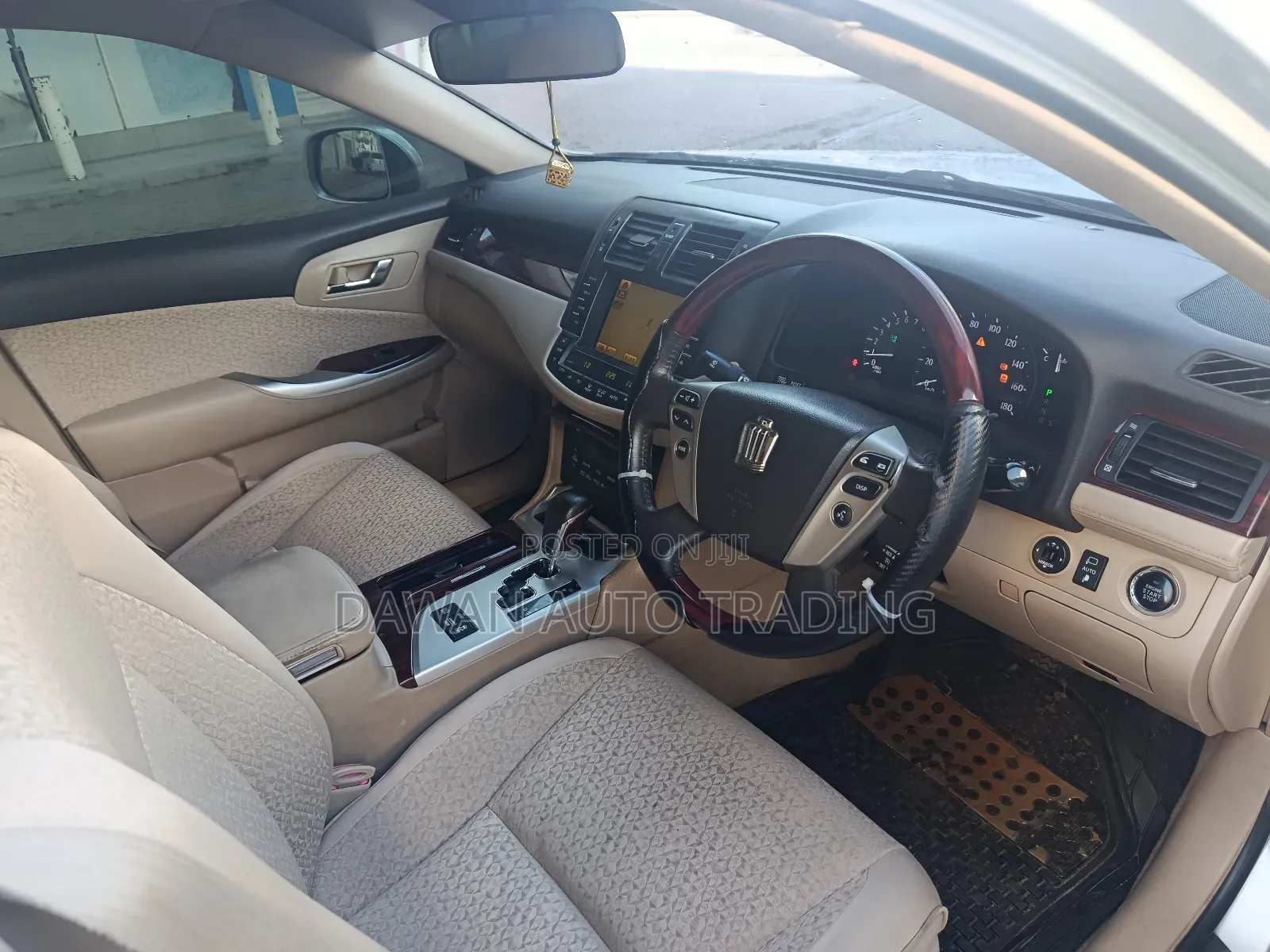 Toyota Crown 2012 Silver
