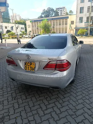 Toyota Crown 2012 Silver