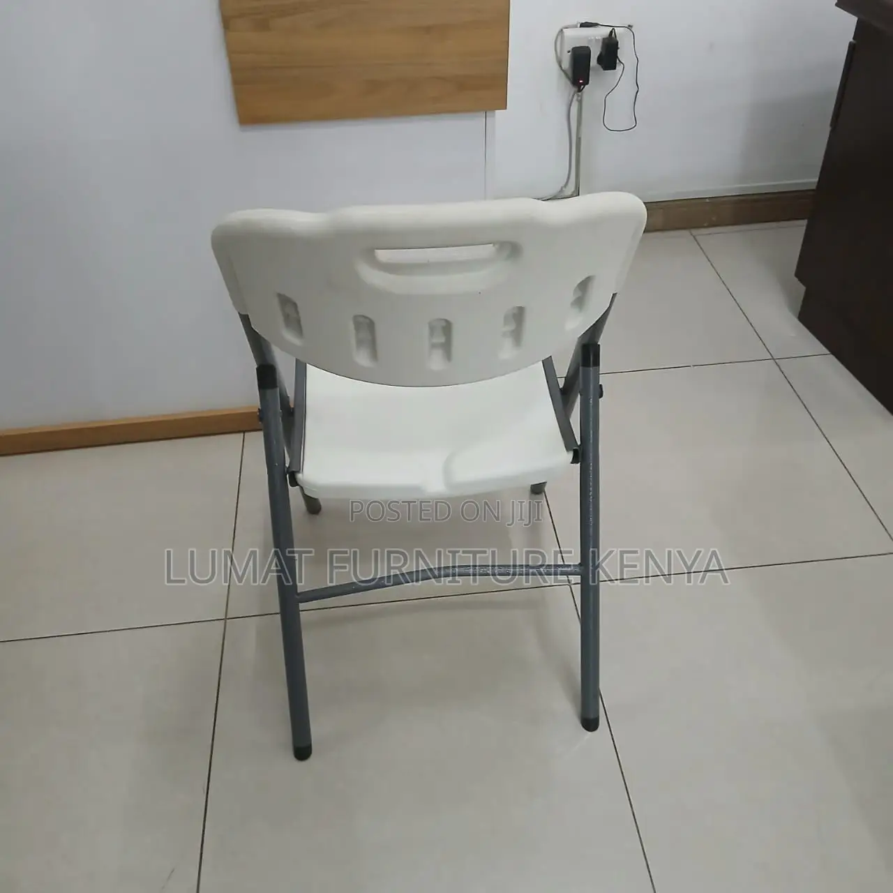 White Modern Outdoor Foldable Chair