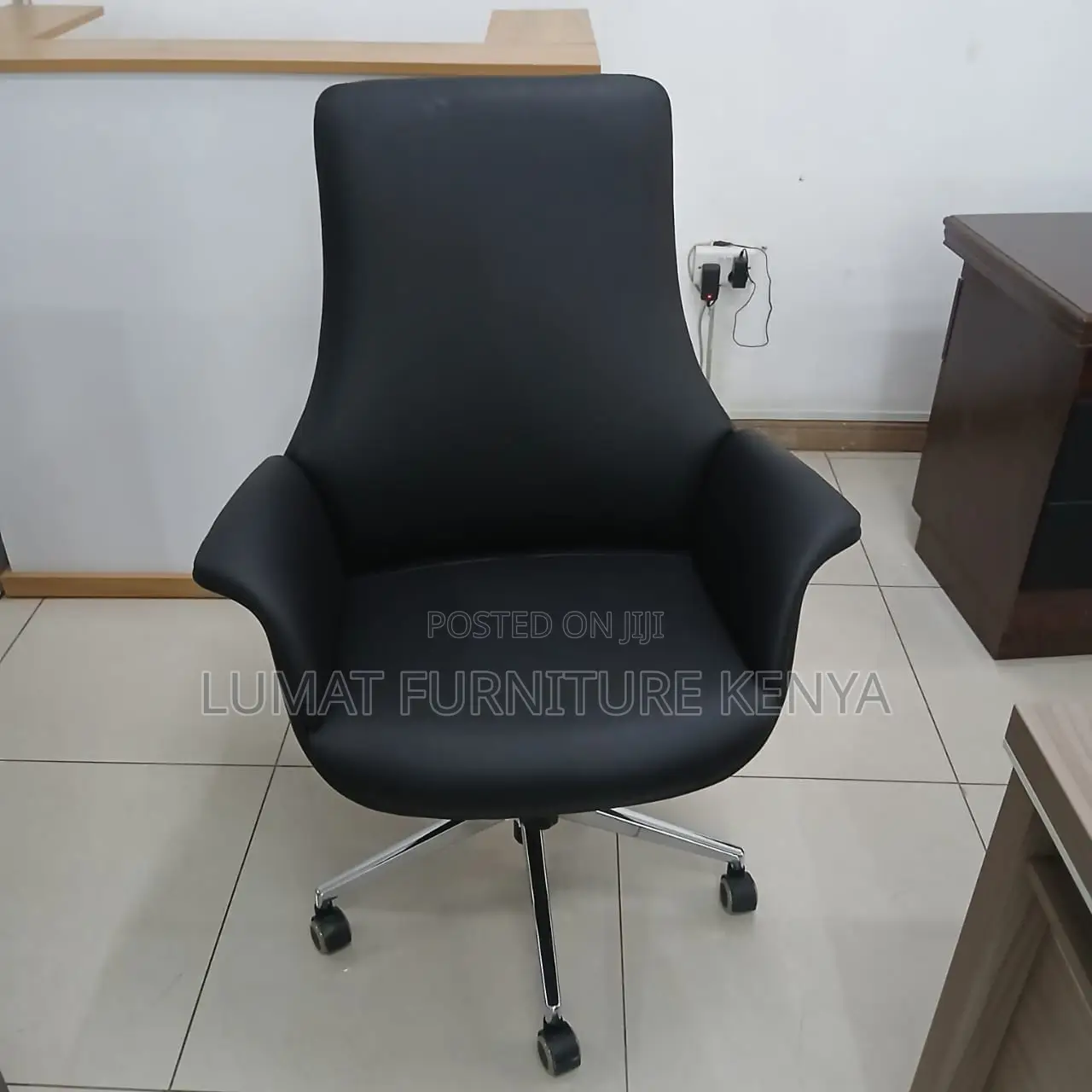 Modern Leather Comfortable Office Seat