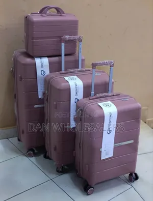 *4 in 1 Luxurious Unbreakable Suitcase*