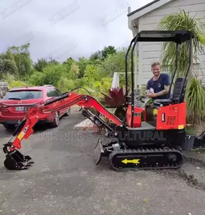Hydraulically Piloted Tracked Multi-Functional Mini Excavator