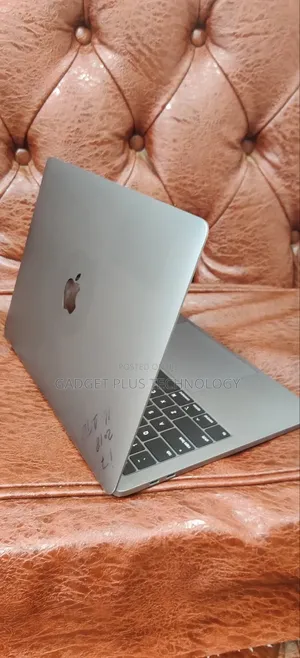 Laptop Apple MacBook Pro 2018 16GB Intel Core I7 SSD 1T