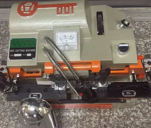 Key Cutting Machine/Key Cutting Machine