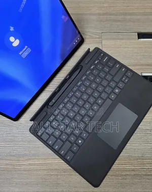 Laptop Microsoft Surface Pro 11th Edition, a Copilot+ PC 16GB 512GB