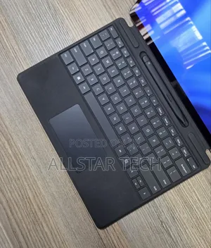 Laptop Microsoft Surface Pro 11th Edition, a Copilot+ PC 16GB 512GB