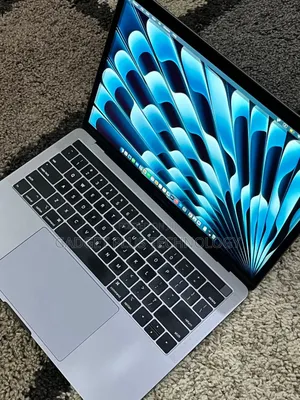 Laptop Apple MacBook Pro 2018 16GB Intel Core I7 SSD 512GB