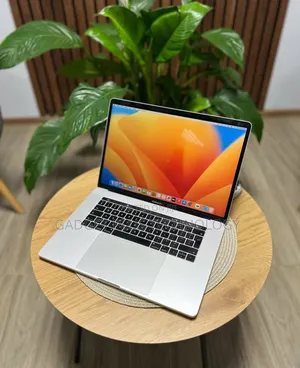 Laptop Apple MacBook Pro 2017 16GB Intel Core I7 SSD 512GB