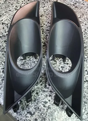 Toyota Auris 2008 Foglight Covers