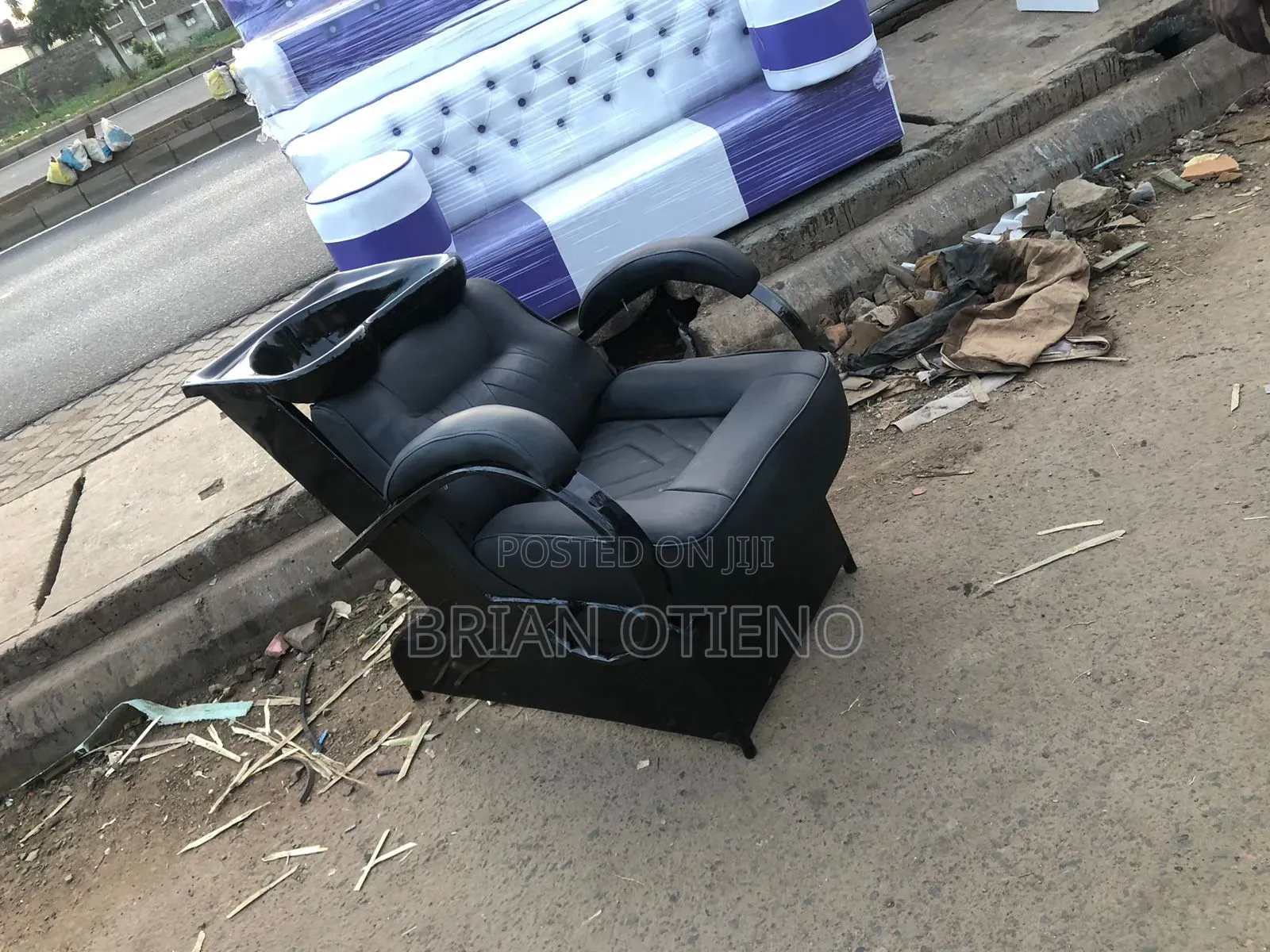 Black Basin Shampoo Unit With Good Leather