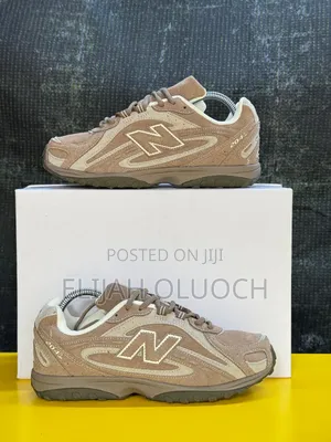 New Balance 204l
“ Mushroom Arid Stone ”
Sizes: 38-45