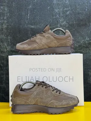 New Balance 327 
“ Mushroom ”