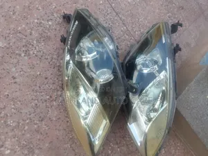 Headlamp Toyota Isis