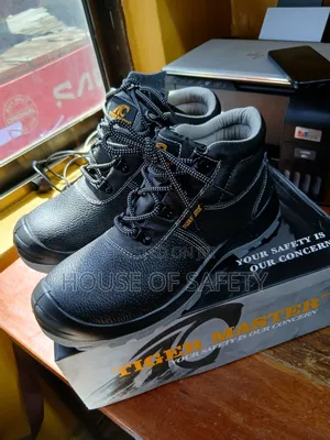 Protective Black Safety Boots
