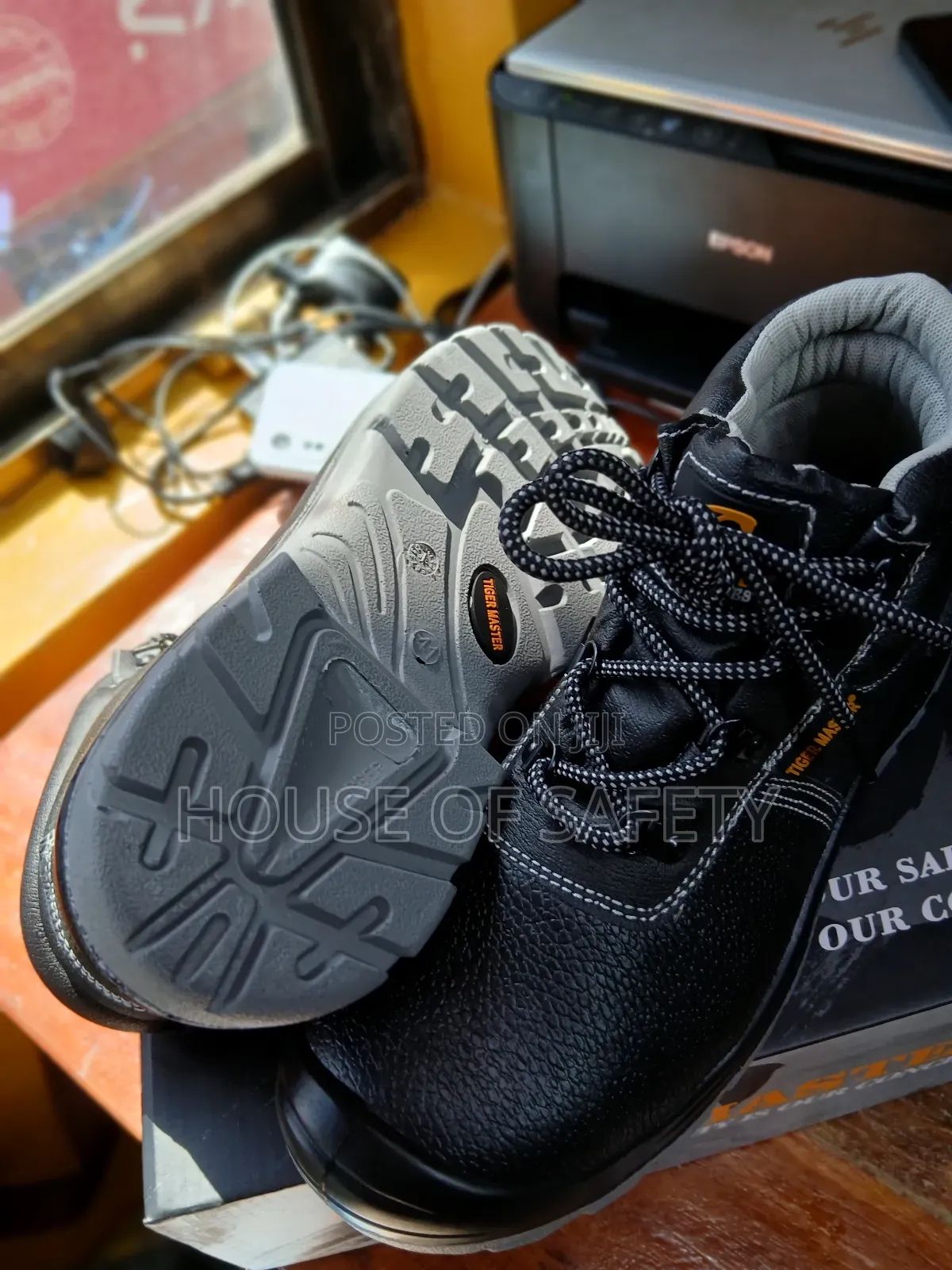Boxed Safety Shoes