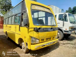 Isuzu NQR 2008 Yellow