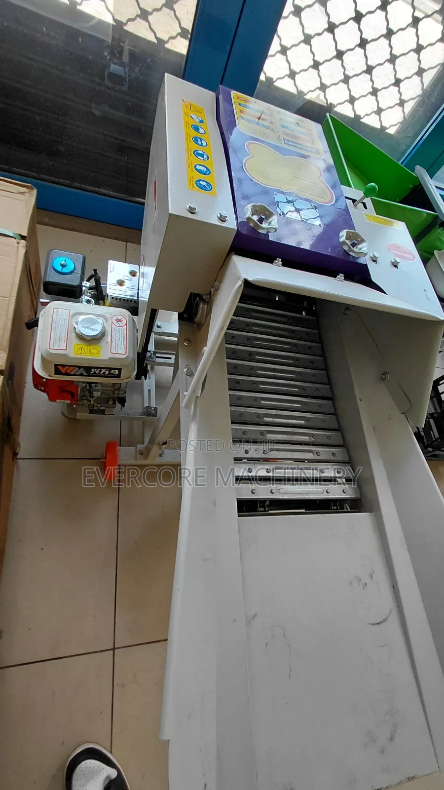Commercial Highspeed Animal Feed Chopper Machine With Petrol Engine.