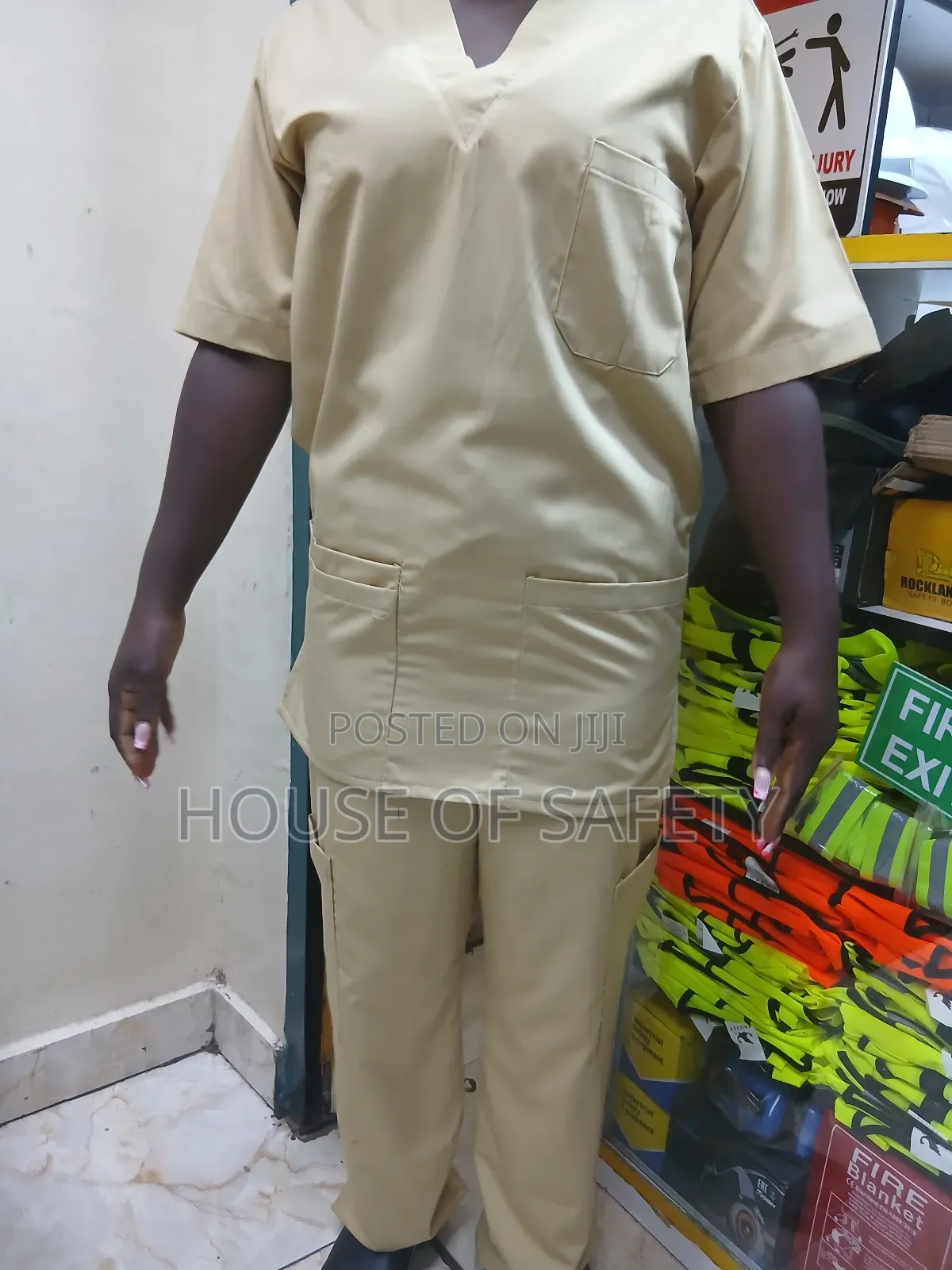 Safety Uniforms for Cleaner