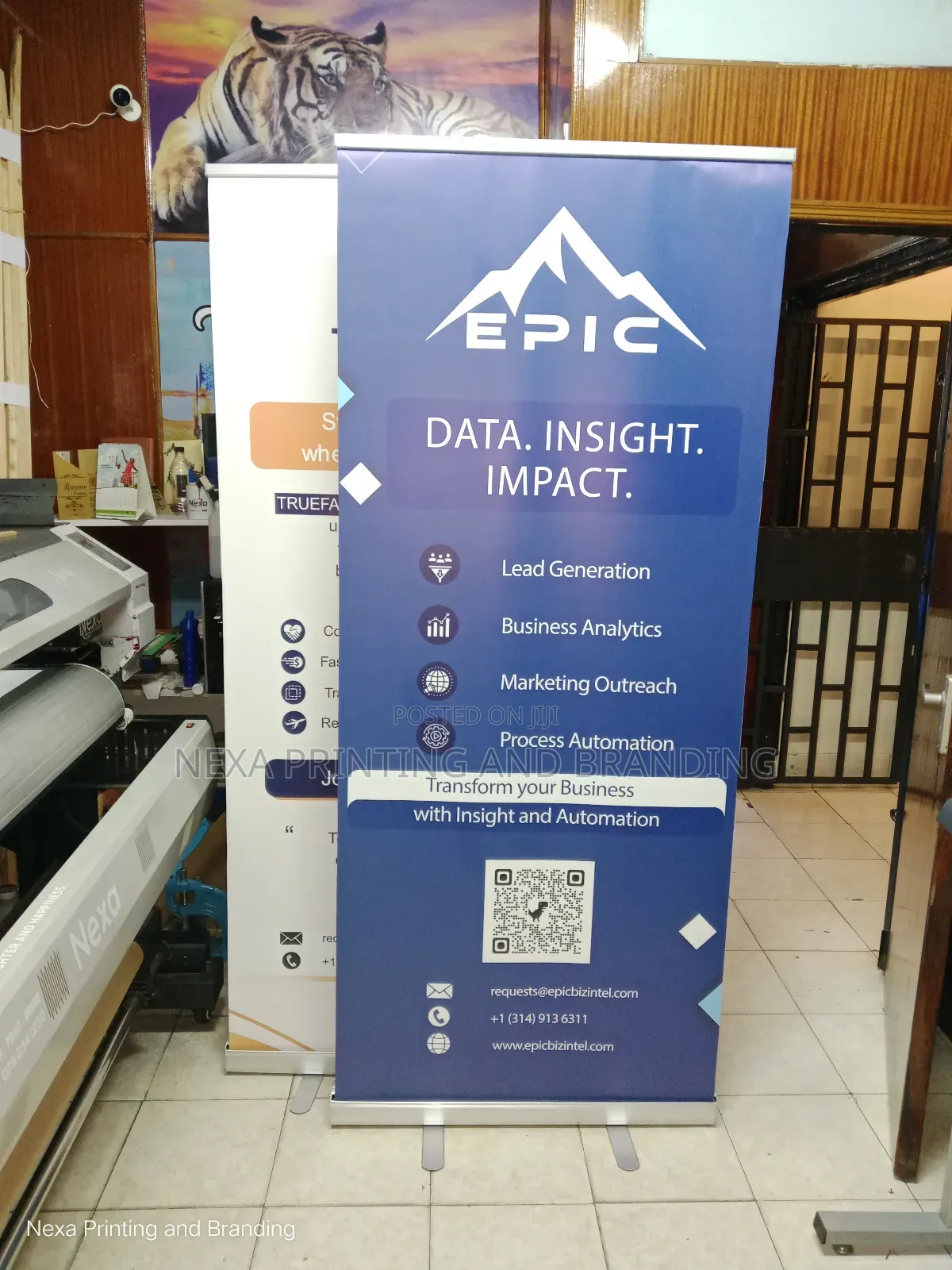 Pull Out And Display Narrow Base Roll-up Banner