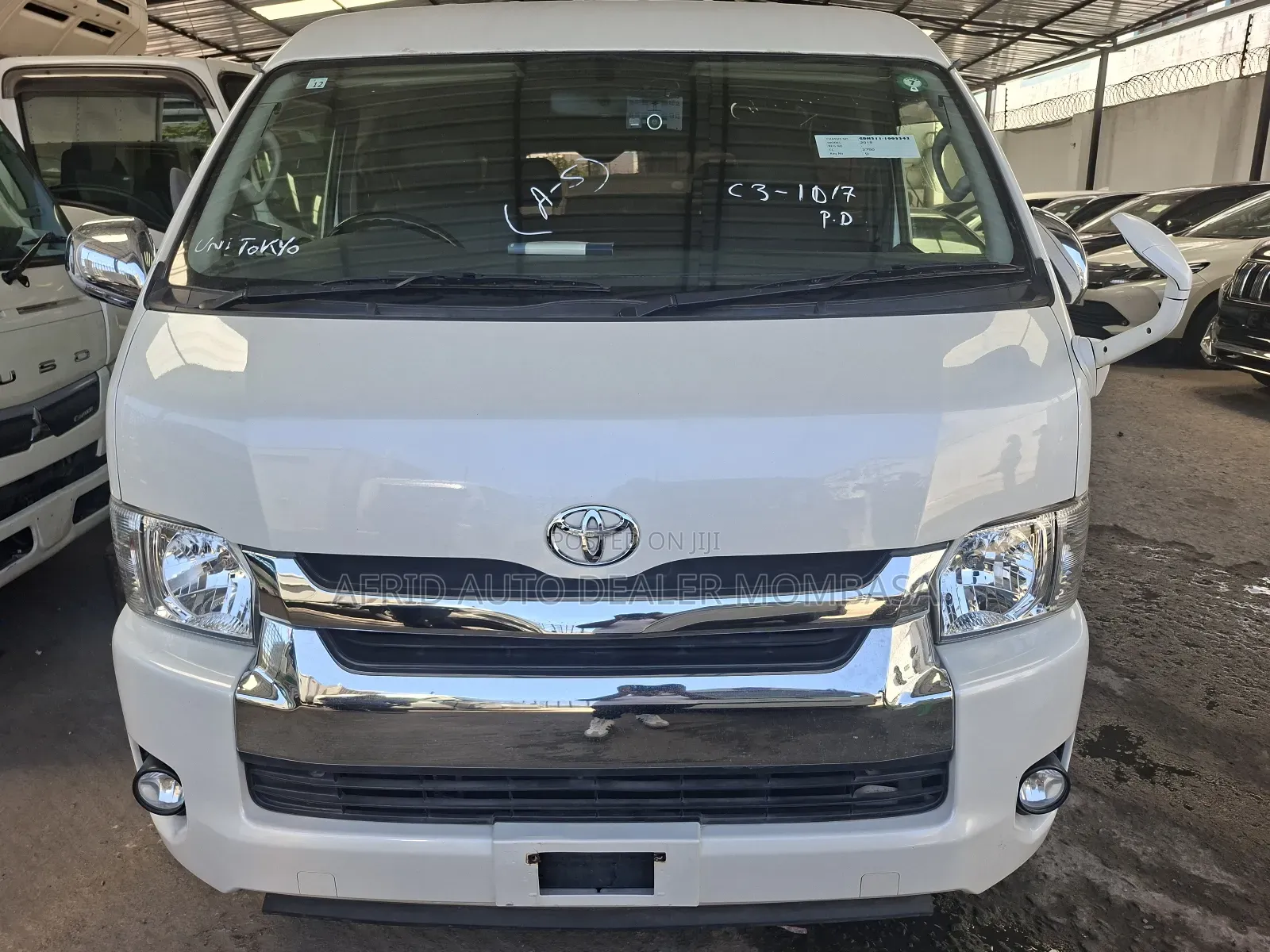 Toyota HiAce 2018 White
