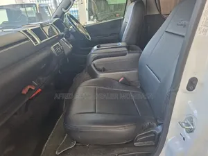 Toyota HiAce 2018 White