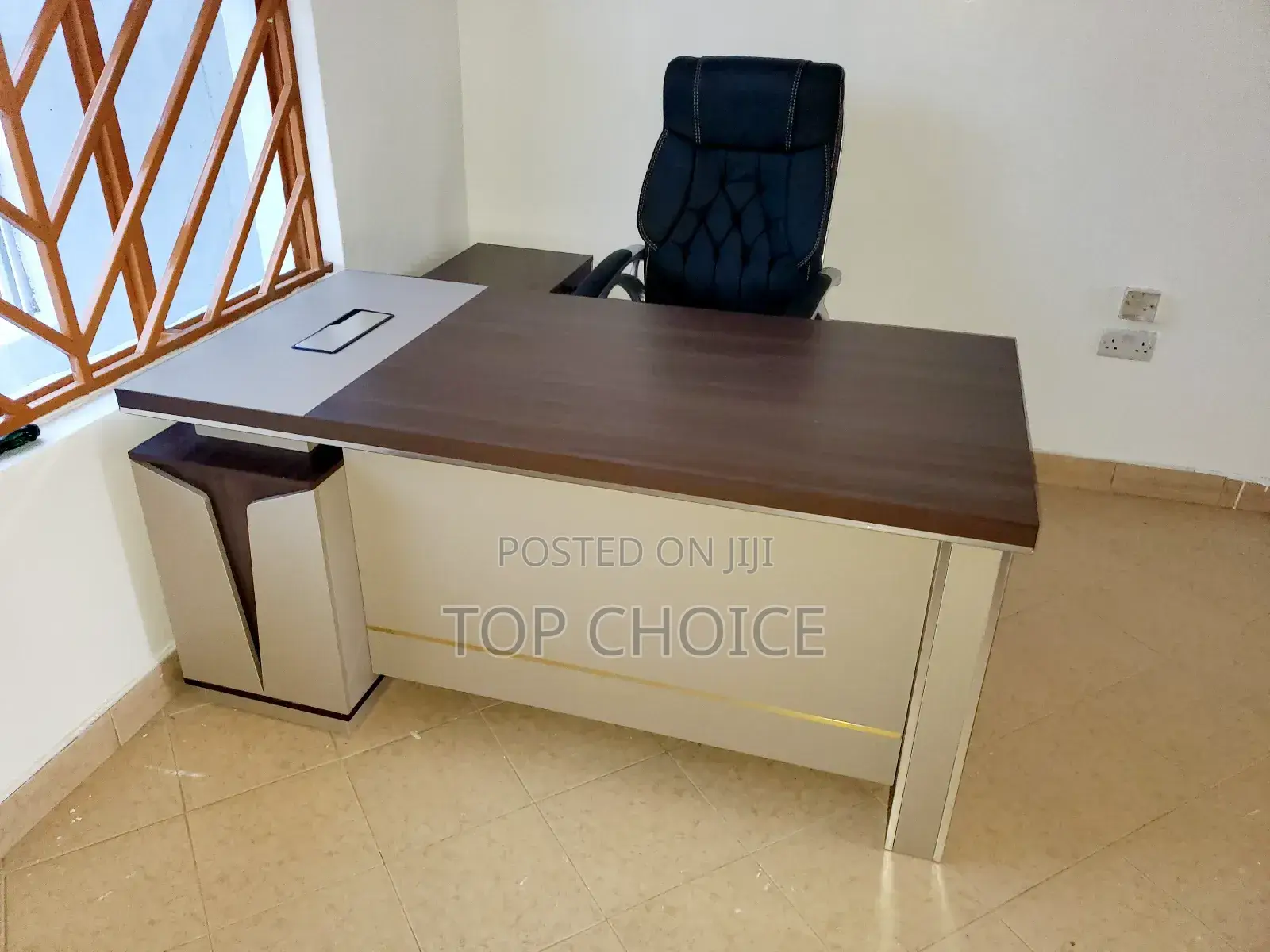 Executive Office Desk - Modern Design and Durable Finish