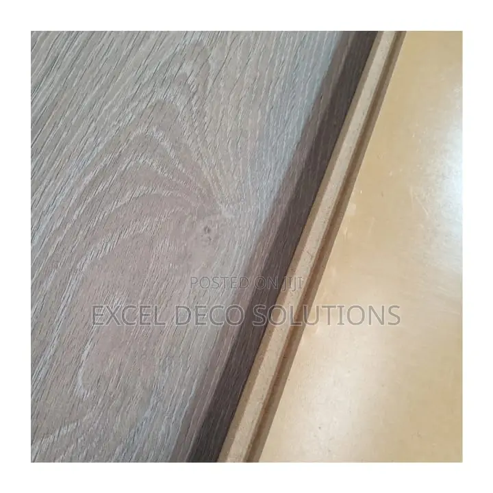 Durable Laminate Flooring Wood Look, Scratch-Resistant Easy to Clean