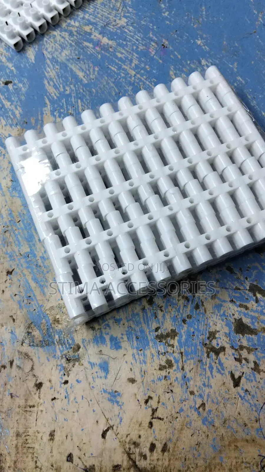 Strip Connector