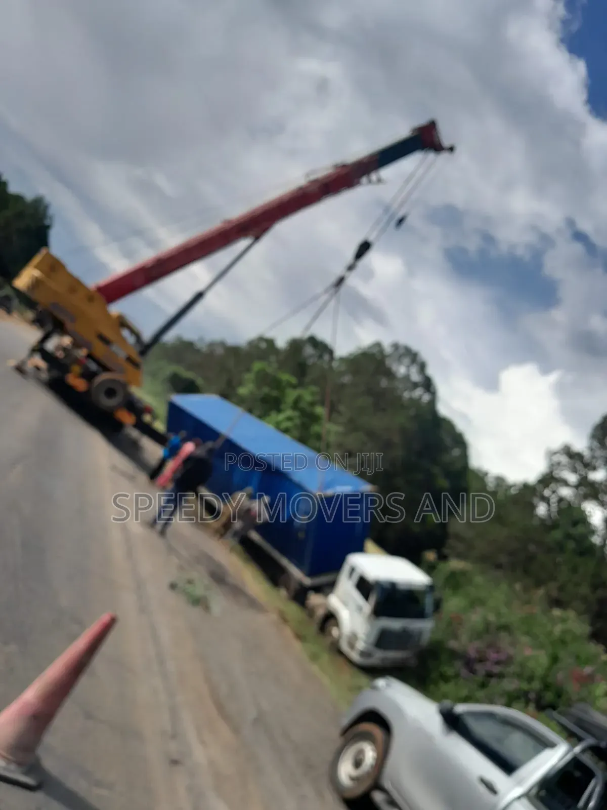Crane for Heavy Duty Lifting at Hand