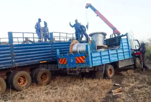 Crane for Heavy Duty Lifting at Hand
