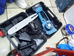 Makita Cordless Chainsaw