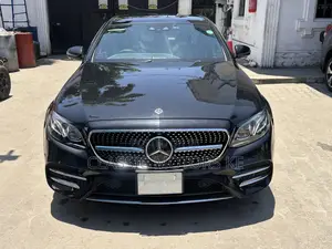 Mercedes-Benz E400 2019 Black