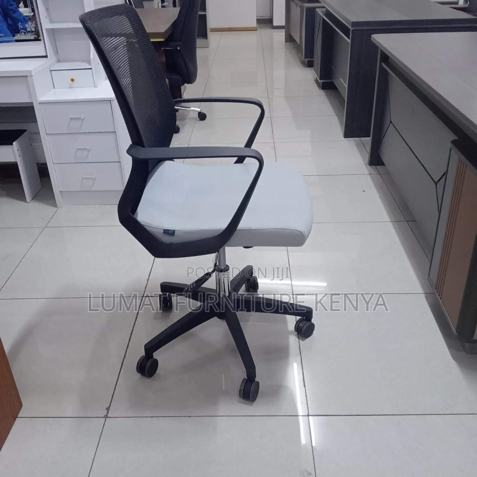 Adjustable Mesh Desk Chair