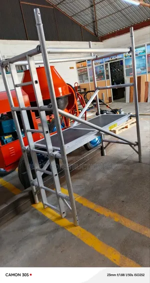 Aluminium Scaffolding Ladder 8.3 MTRS