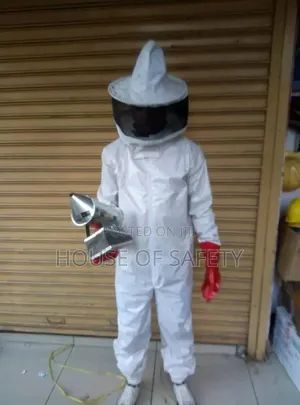 White Bee Suits With Gloves