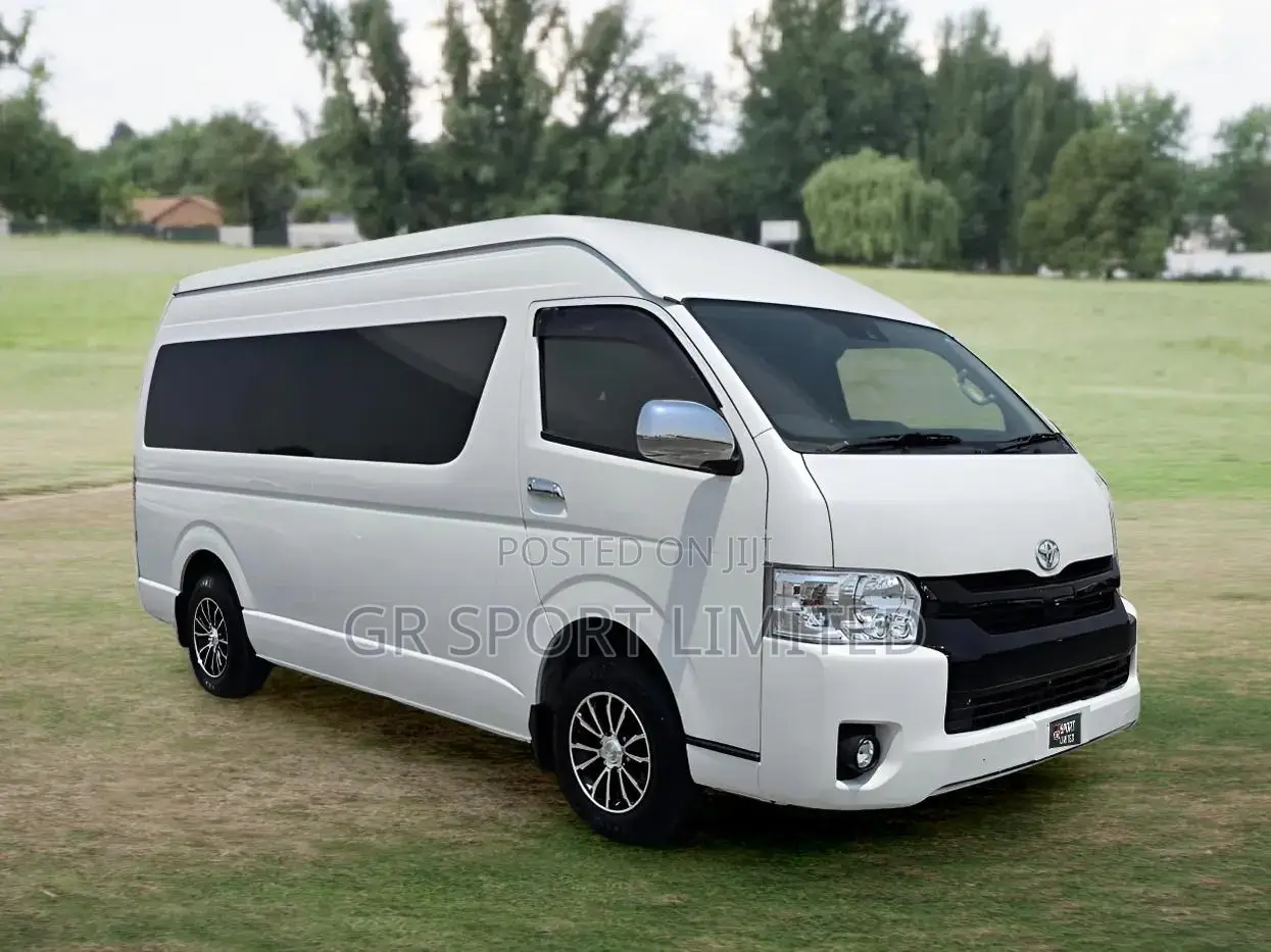 Toyota HiAce 2018 White